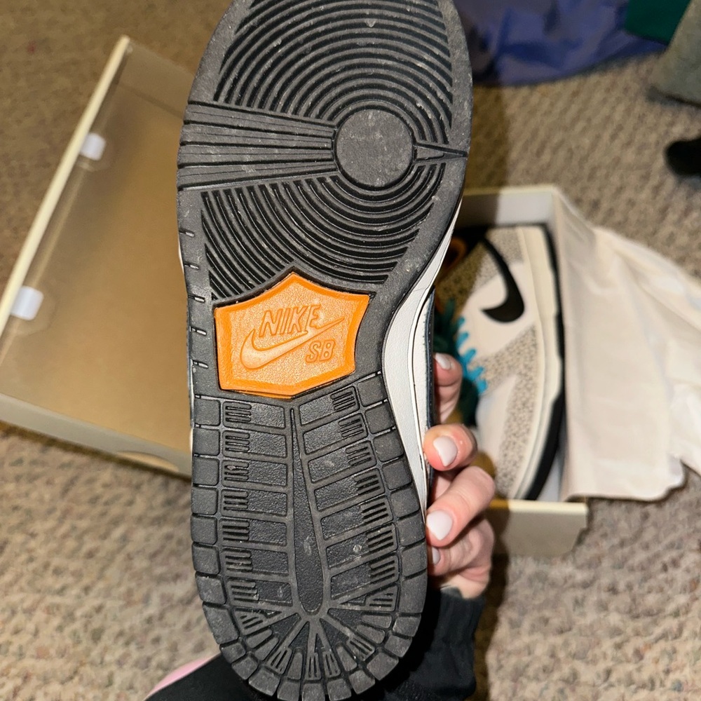 Nike SB Dunks - Picture 6 of 9